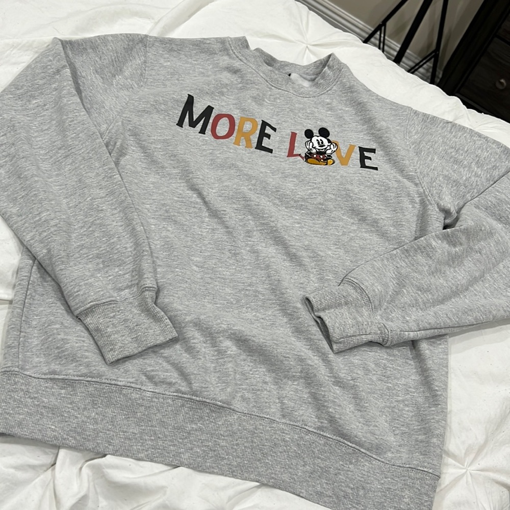 ❤️💛MICKY MOUSE SWEATER💛❤️